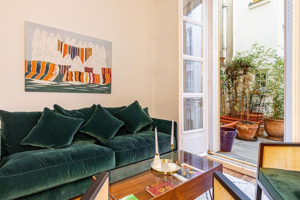 Apartment Chic Parisian Haven: Designer In The Heart Of Paris